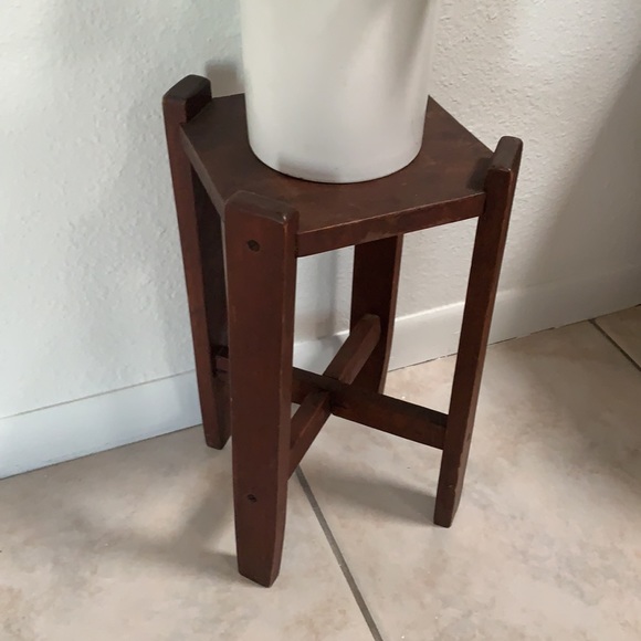 Wooden stool plant 🪴 holder - Picture 4 of 6